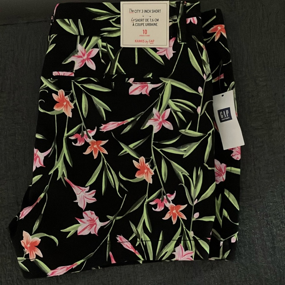NWT Gap floral shorts size 10